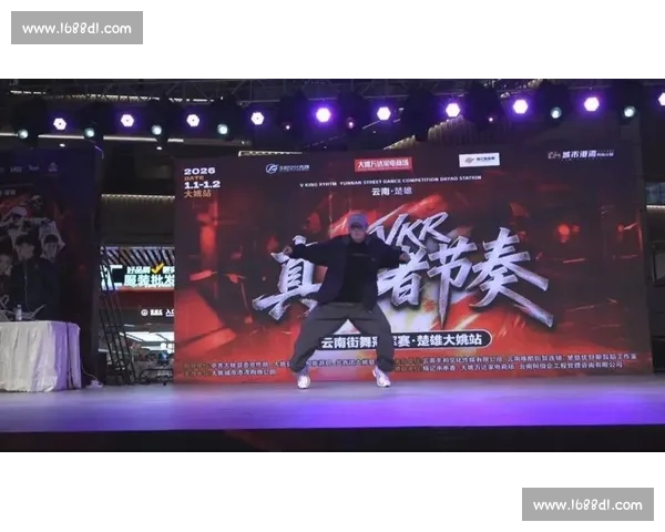 青春热血对决青少年散打比赛视频实录与成长瞬间技战术解析与拼搏精神展示